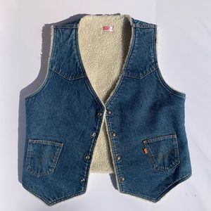 Vintage Sherpa Levi’s denim vest
